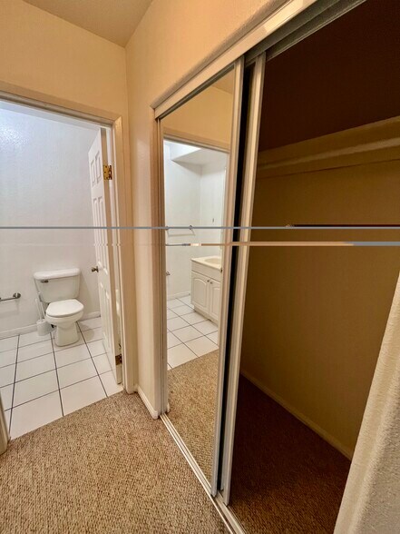 Building Photo - 3199 Royal Oaks Dr