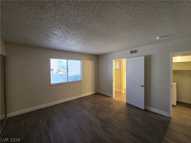 Building Photo - 4941 Newport Cove Dr