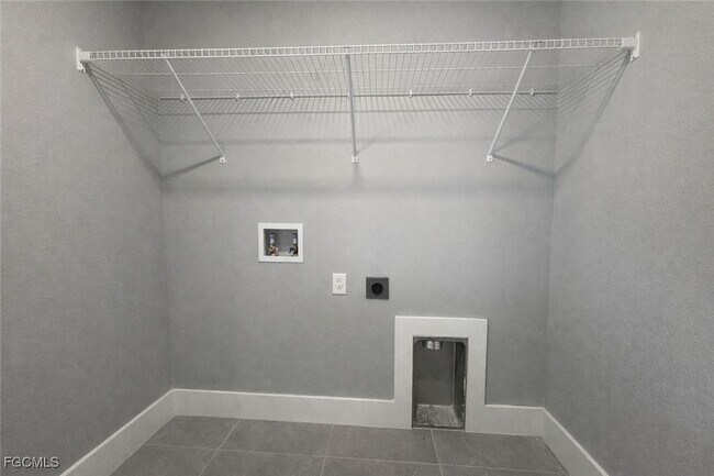 Building Photo - 3545 NW 41st Ave