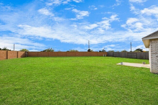 Building Photo - 32903 Silver Mdw Wy