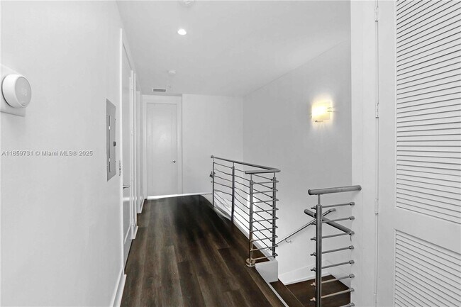 Building Photo - 10541 NW 66th St
