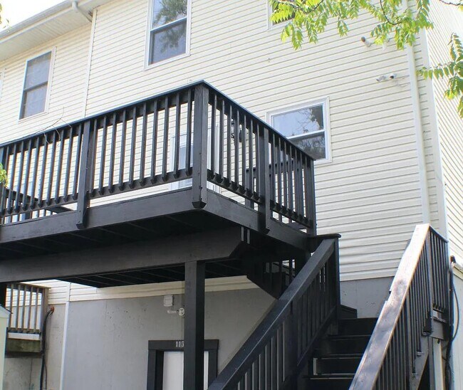 Building Photo - 1135 E 14th St