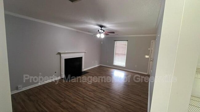 Building Photo - 243 W Pheasant Hill Dr