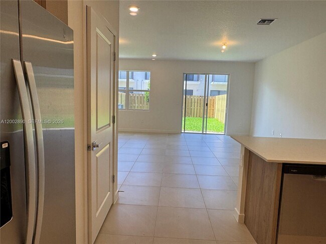 Building Photo - 178 NE 14th St