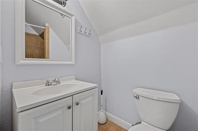 Building Photo - 420 E 9th St