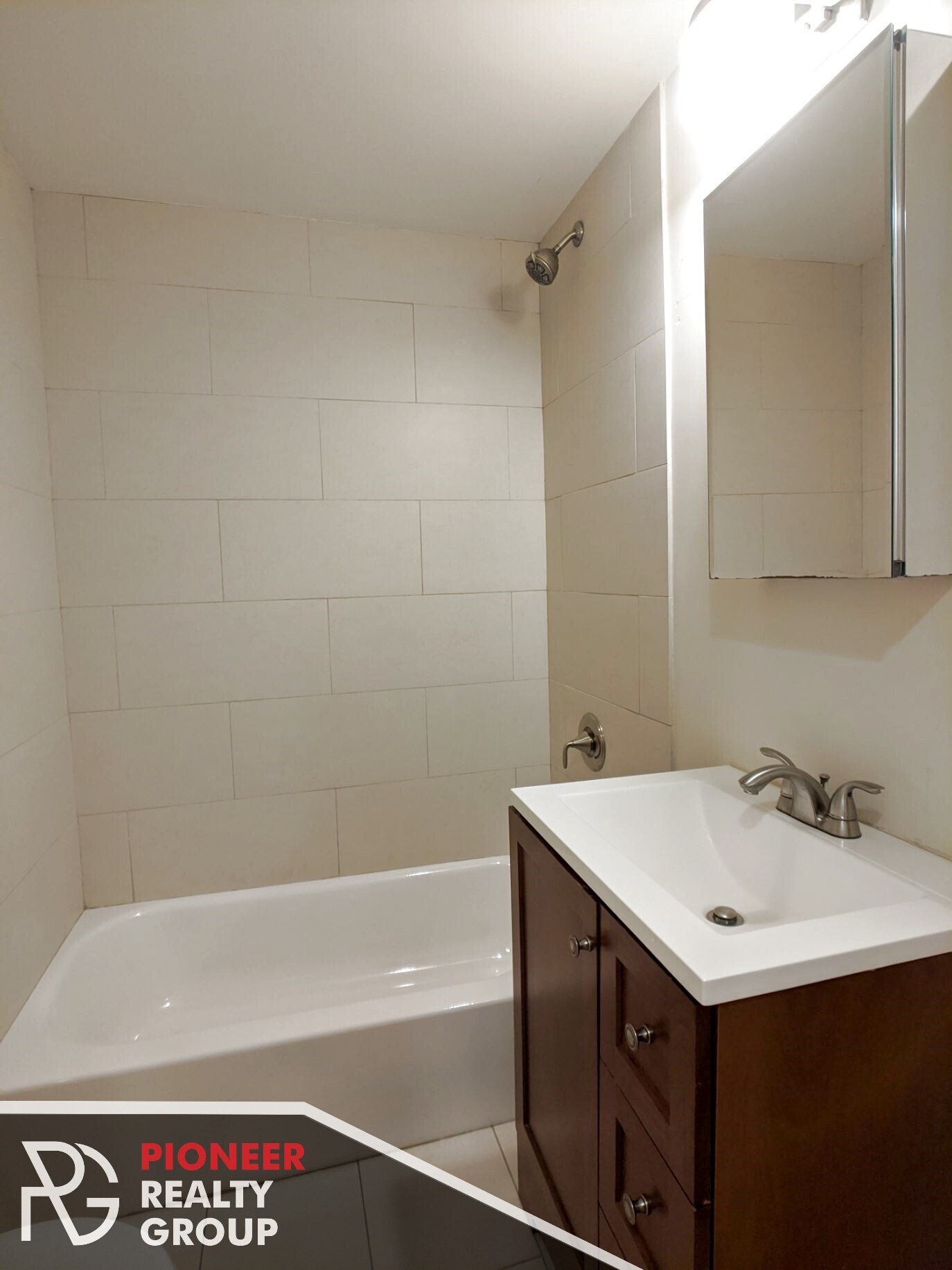 Building Photo - 4032 N Ashland Ave