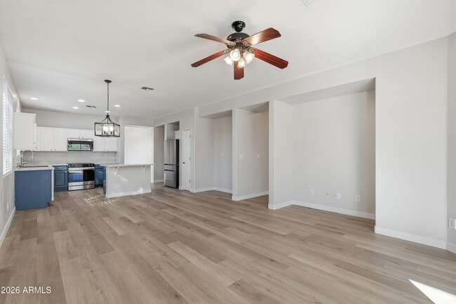 Building Photo - 1711 W Twain Ct