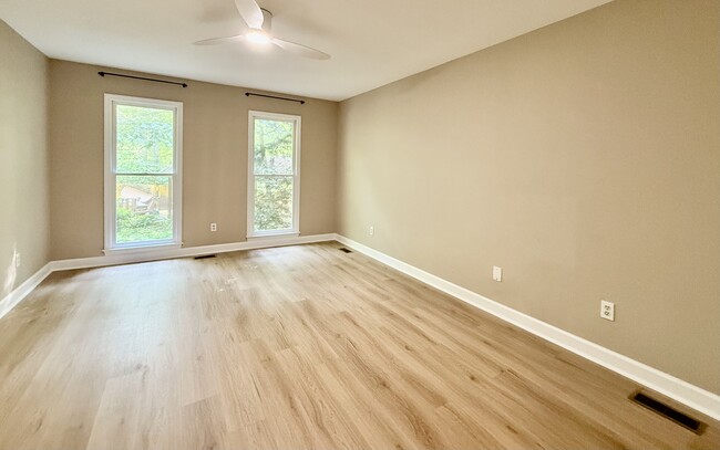 Building Photo - 5635 Falkirk Dr