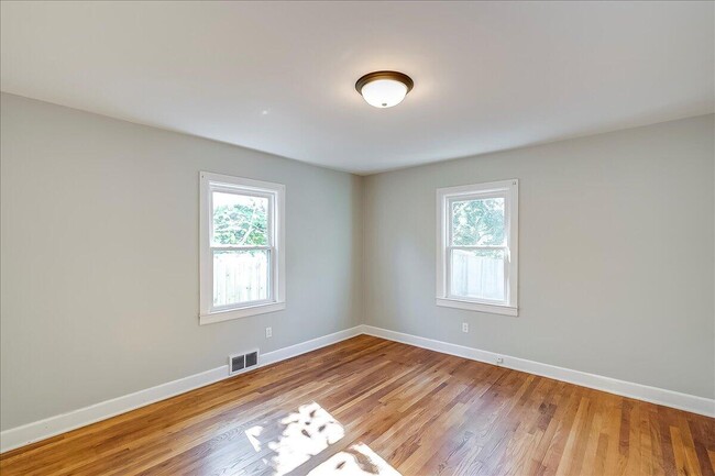 Building Photo - 1120 Liberty Rd