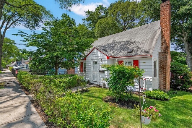 Building Photo - 567 Poplar St