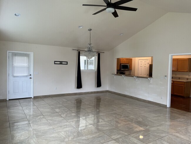 Building Photo - 2134 E Dworshak Dr