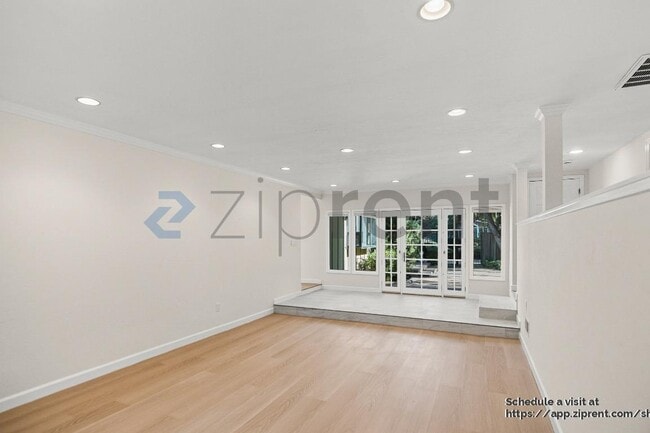 Building Photo - 14927 Jerries Dr