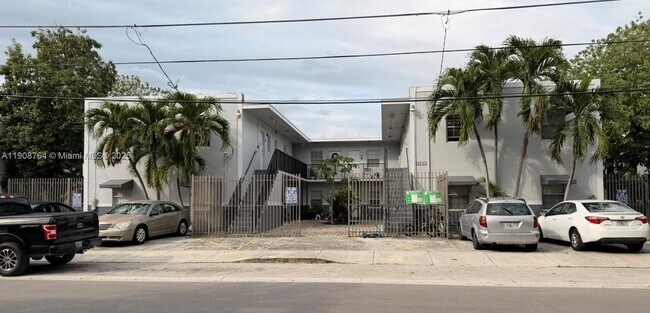 Building Photo - 3615 Thomas Ave