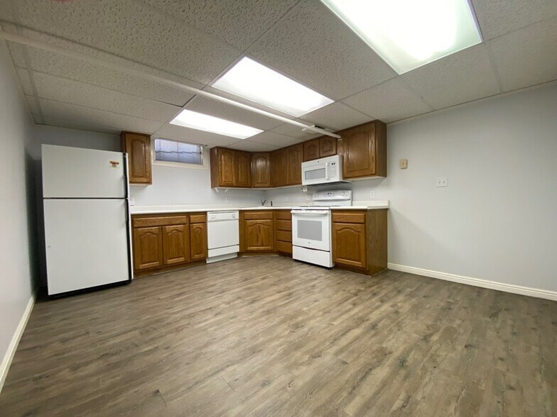 Building Photo - 2115 Browning Ave
