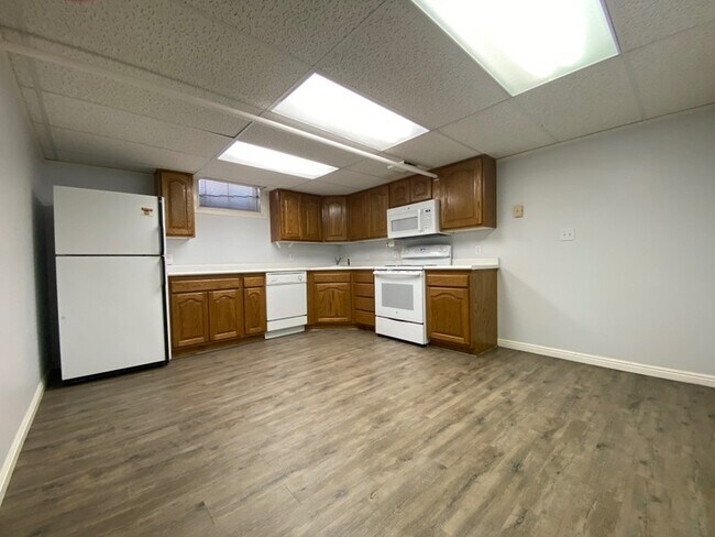 Building Photo - 2115 Browning Ave