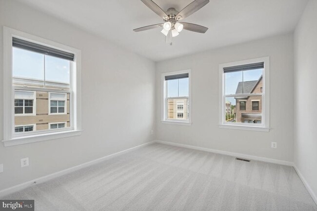 Building Photo - 45117 Kincora Dr