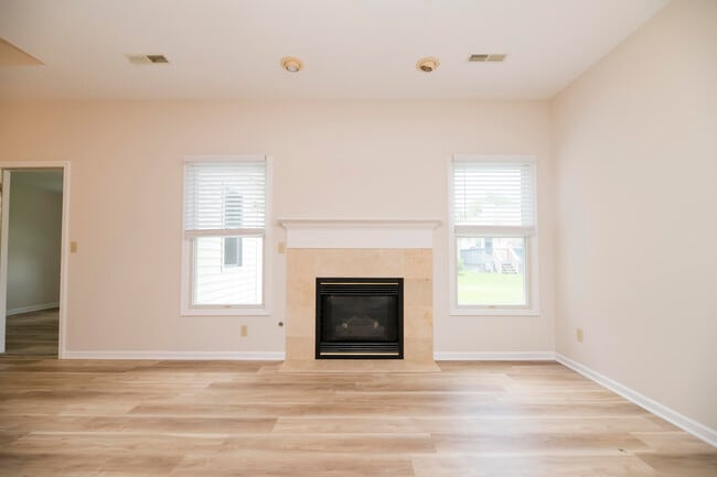 Building Photo - 3617 Augusta Dr