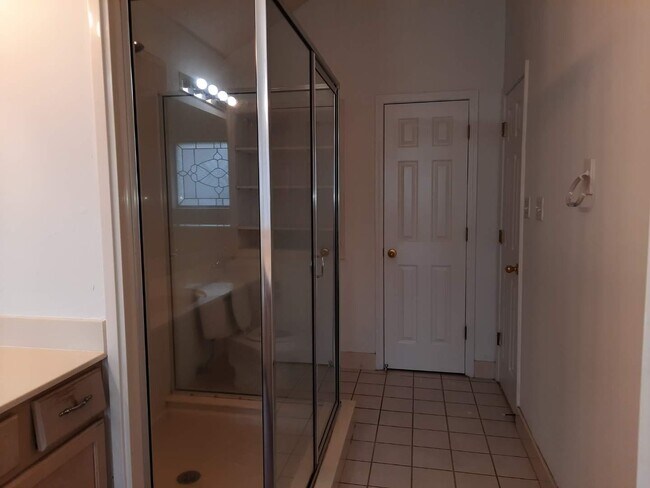 Building Photo - 4456 Alixs Dr