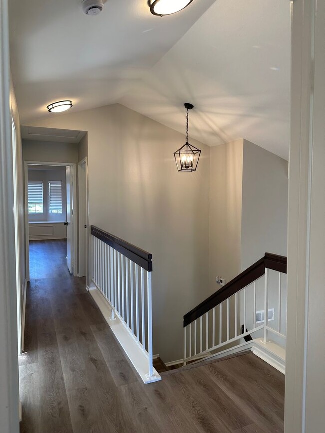 Building Photo - Beautifully Renovated Craftsman  4 Bed/2.5...
