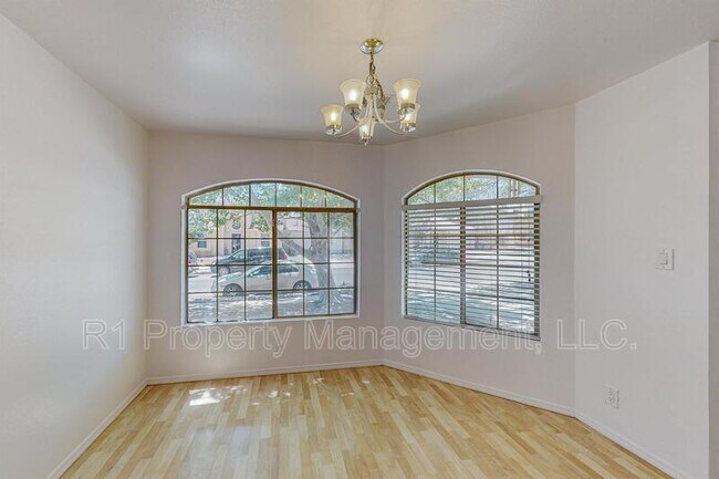 Building Photo - 1729 Chamisa Rd NE
