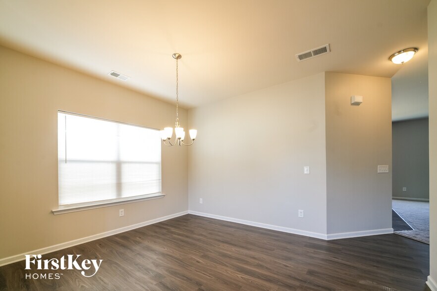 Building Photo - 8 Stadelman Ct