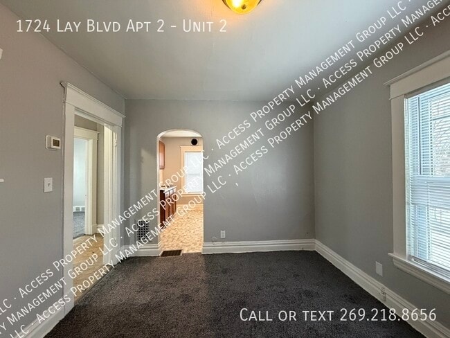 Building Photo - 1724 Lay Blvd