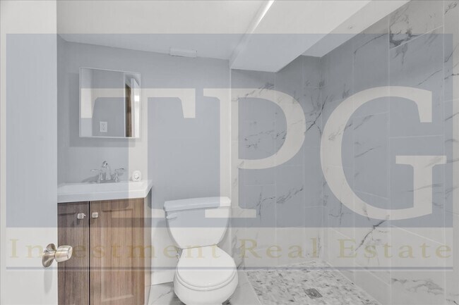 Building Photo - 9901 E Linwood Blvd