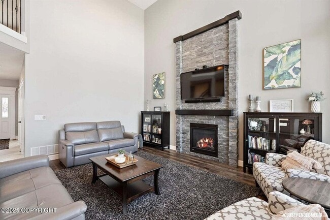 Building Photo - Beautiful Custom Wasilla Home!