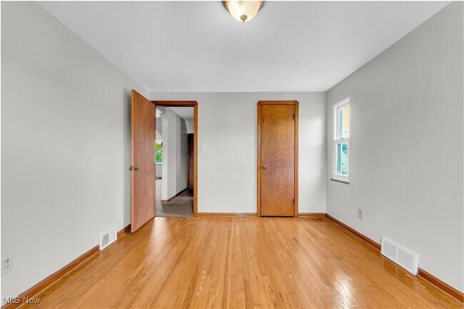 Building Photo - 3819 W 137th St