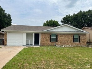 Building Photo - 507 Hilltop Ln