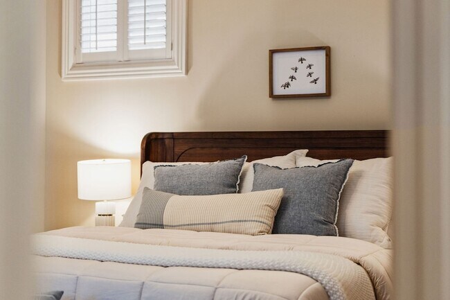 Building Photo - 1036 Clifton St