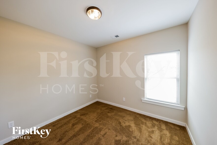 Building Photo - 254 Lakewood Ln