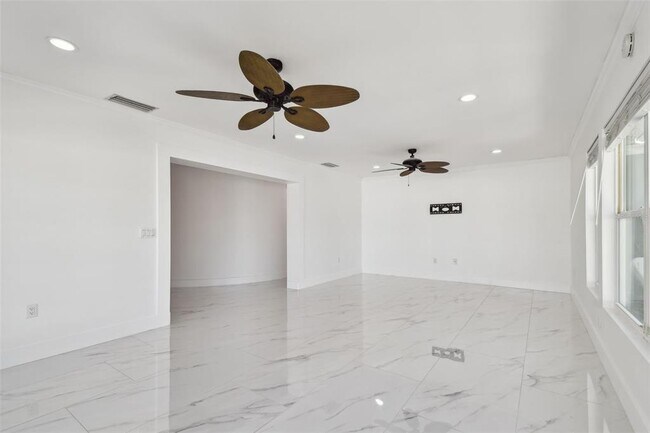 Building Photo - 8708 Thornwood Ln