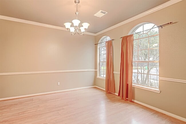 Building Photo - 5815 Henniker Dr