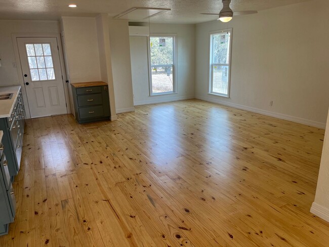 Building Photo - 1227 Deer Run Rd