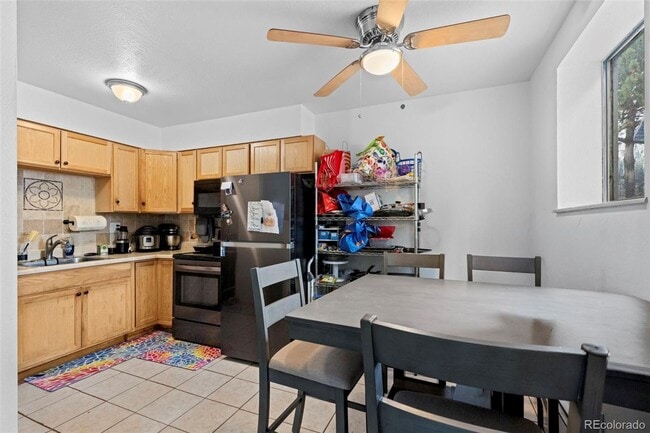 Building Photo - Adorable 2-Bedroom Condo Near Old Town Arvada