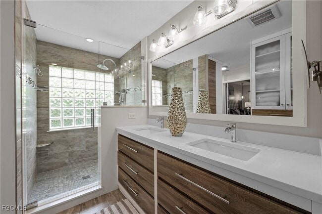 Building Photo - 2003 Timberline Dr