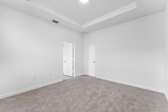 Building Photo - 2442 SE 28th St