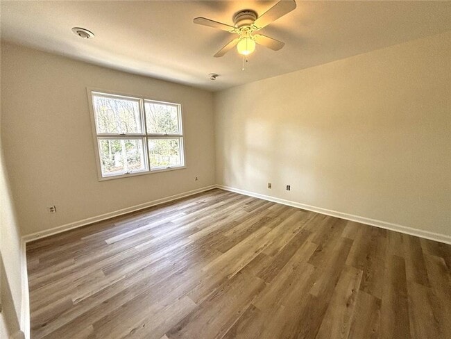 Building Photo - 2305 Eastgate Dr SW