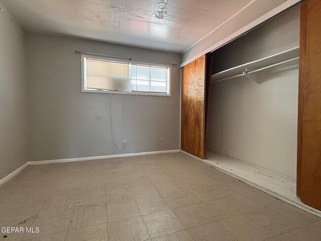 Building Photo - 3906 Harrison Ave