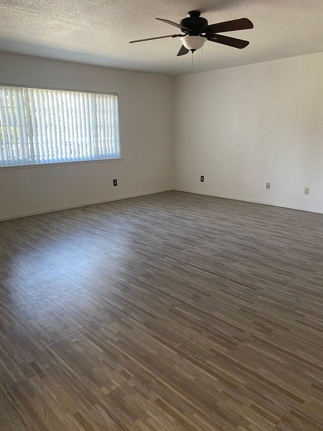 Building Photo - 1460 Linden Way