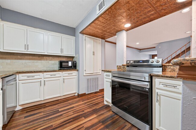 Building Photo - 14515 Wunderlich Dr