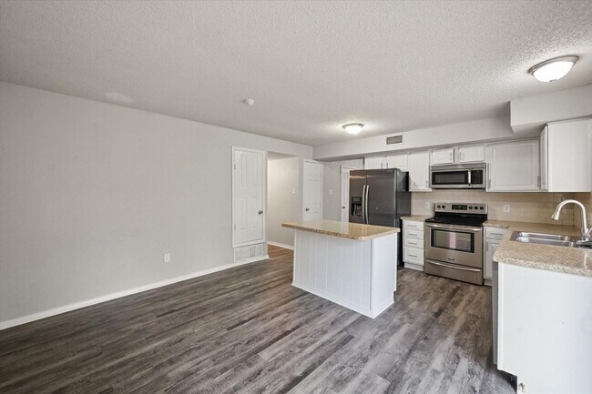 Building Photo - Lake Arlington area 4 bedroom with large yard