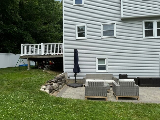Building Photo - Modern 3 Bedroom Single Family - Available...
