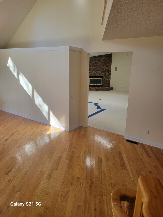 Building Photo - 148 Lakewood Dr