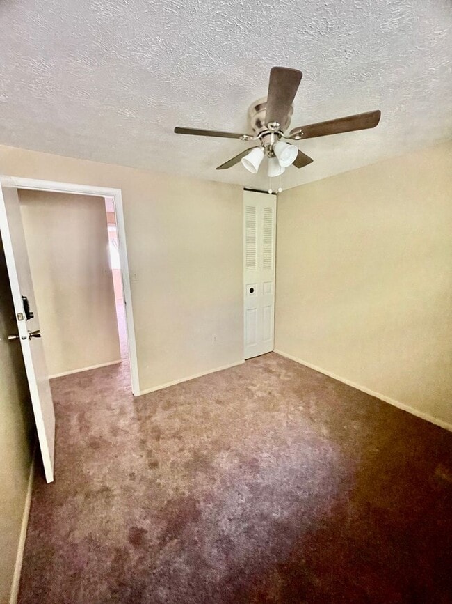 Building Photo - 3 Bed 1.5 Bath- Bridgeville PA