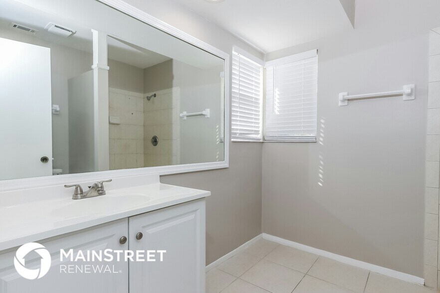 Building Photo - 2169 SE Shelter Dr