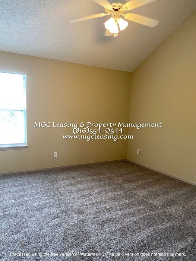 Building Photo - South Garden Townhomes
