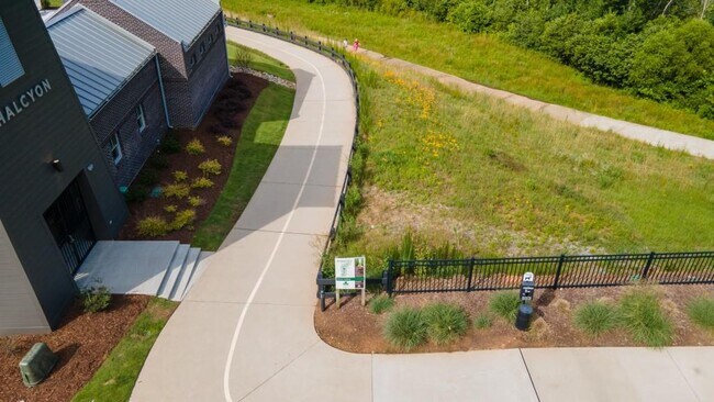 Building Photo - 134 Britten Pass