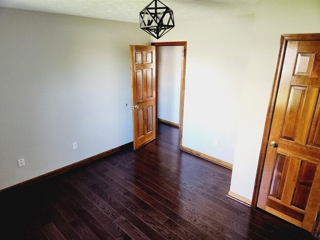 Building Photo - 1003 Goodview Dr
